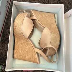 Chinese Laundry Ellia Wedges